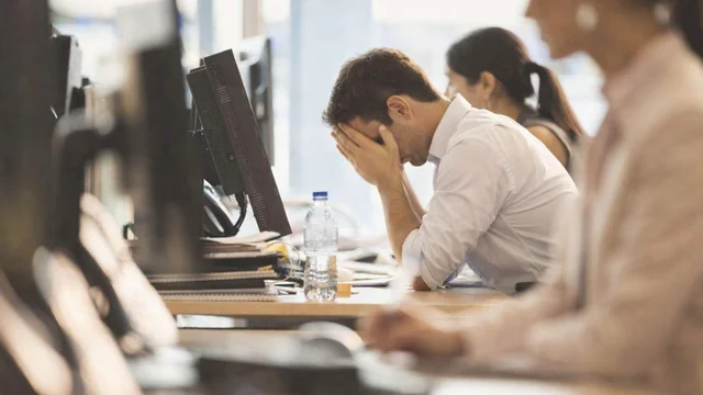 La IA en el trabajo tiene un costo oculto: qué es el efecto Brain Fry y cómo evitarlo