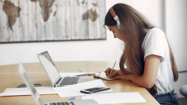 Cursos online con salida laboral 2026: qué estudiar para ganar $3.500.000 en Argentina