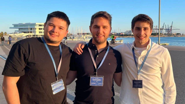 Startup argentina usa IA para reservar y pagar hoteles por WhatsApp: ya la usan grandes cadenas en la región