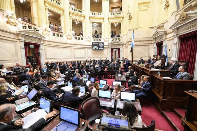 El Senado aprobó la reforma laboral tras una maratónica sesión y ahora Diputados tiene la última palabra