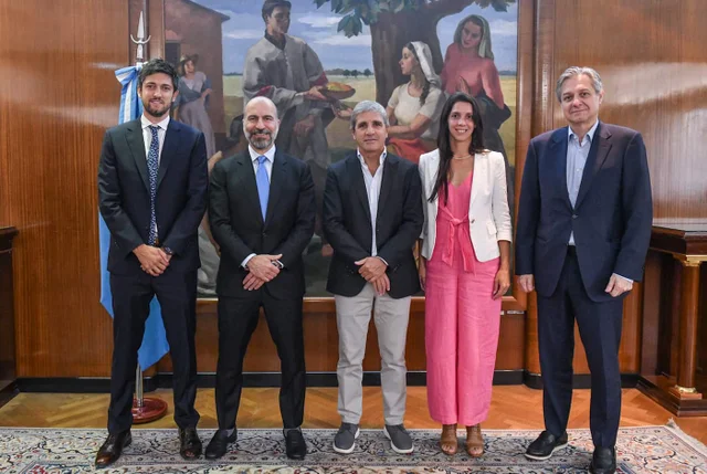 El Gobierno anunció que Uber invertirá u$s500 millones en Argentina