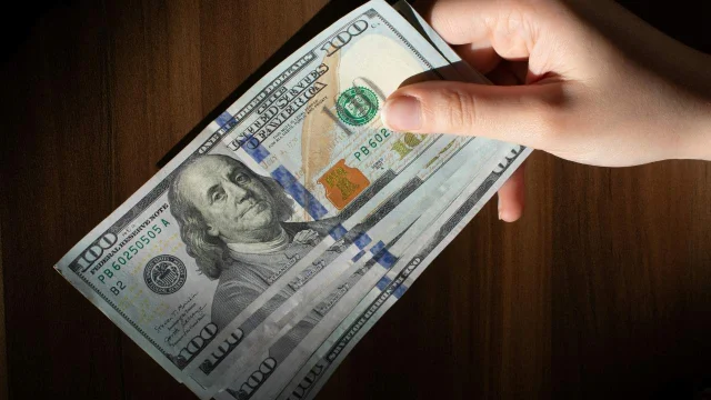 El repunte del dólar cambió el mapa de los bancos: más depósitos y menos crédito