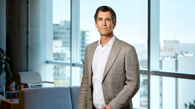 Empresa global de IA que apunta a bancos, telcos y salud desembarca en Argentina y contrata profesionales
