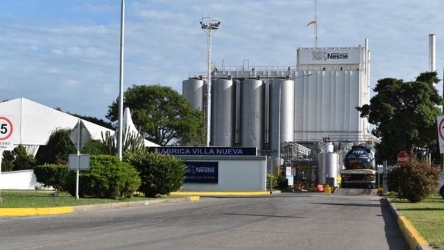 Nestlé activó despidos y mantiene paralizada la producción en Córdoba