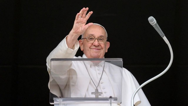 El papa Francisco fue internado y crece la preocupación por su salud