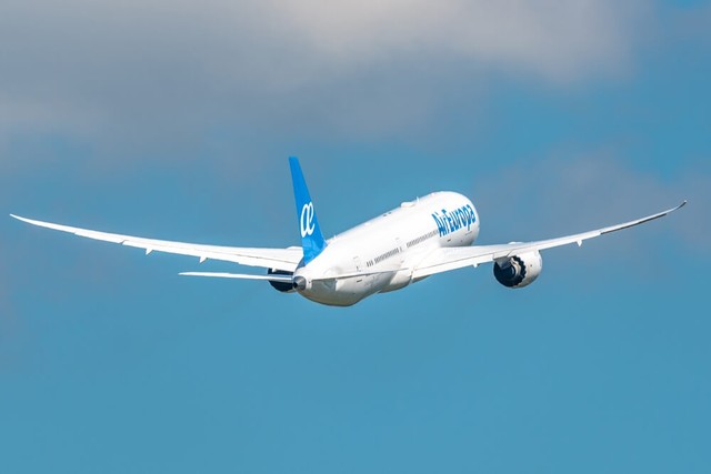 Ni Buenos Aires ni Córdoba: provincia negocia con aerolínea por vuelos directos a Madrid