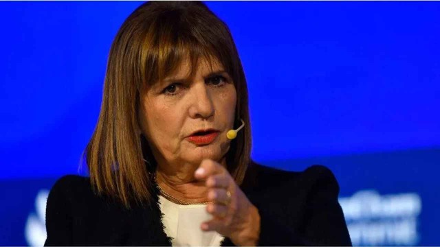 Patricia Bullrich presentó la Ley Antibarras, que declara al delito como "asociación ilícita especial"