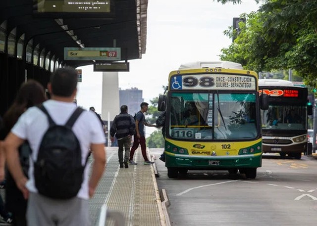 Los choferes de colectivos adhieren al paro de la CGT y habrá complicaciones de transporte en la Ciudad