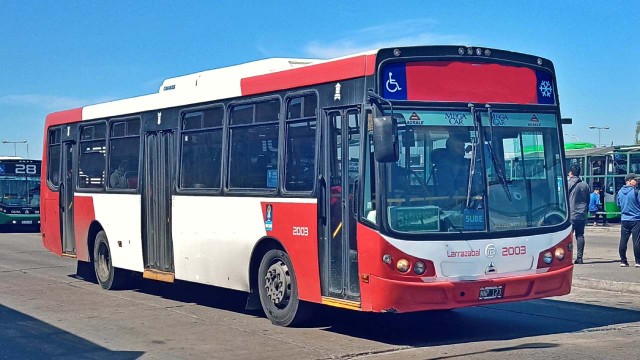 Cuál es la línea de colectivos que recorría buena parte del Conurbano y dejó de funcionar