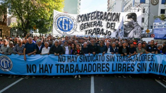 Marcha la CGT y reclama por las paritarias: "Con el Gobierno no tenemos diálogo"