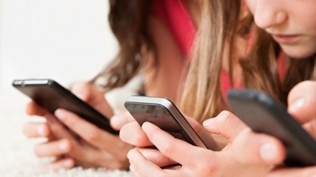 Tres celulares para chicos con precios y claves de seguridad