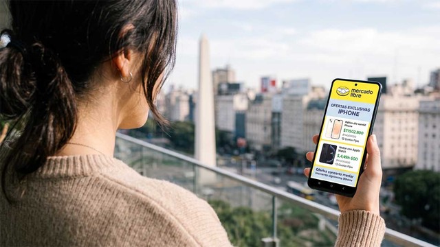 Los mejores iPhone que se pueden comprar con fuertes rebajas y cuotas sin interés en Mercado Libre