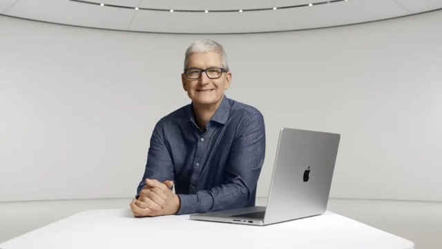 Tim Cook se despidió como CEO de Apple con una emotiva carta y llenó de elogios a su sucesor