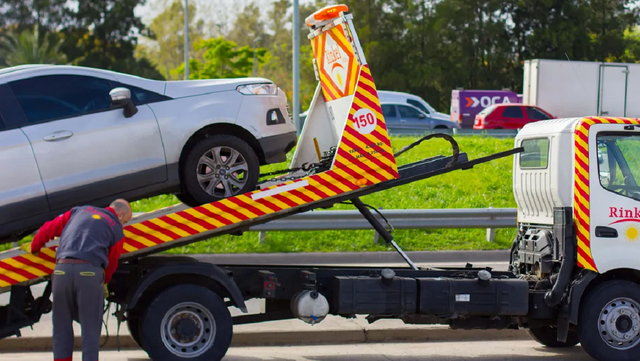 Aumentó el acarreo en la Ciudad de Buenos Aires y hay que pagar $55.000 si la grúa se llevó el auto