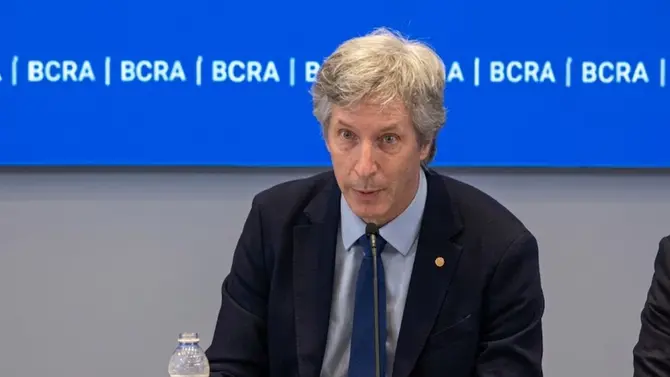 Bausili dio detalles de la operatoria del BCRA con el oro de las reservas
