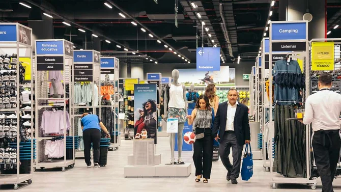 Decathlon confirmó cuándo abrirá su tienda en el shopping Abasto