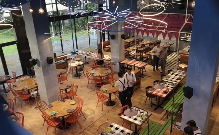 Por crisis en la gastronomía de Barcelona, cierra el restaurante de los Messi