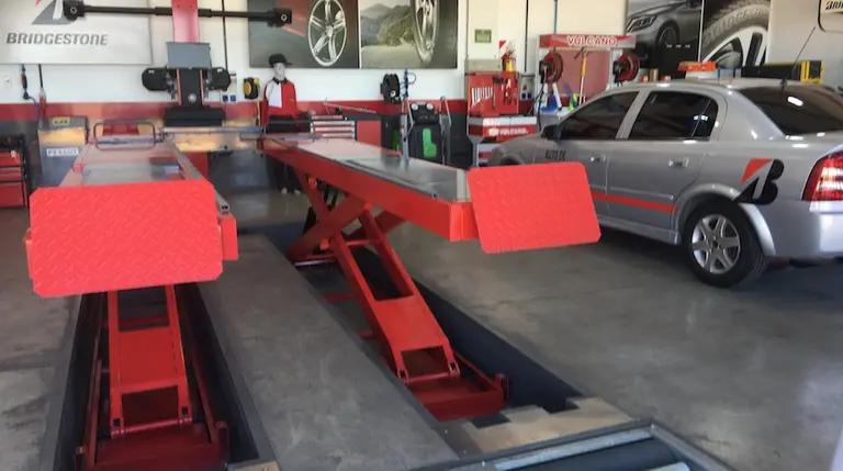 Bridgestone recortará producción y puestos de trabajo por la baja demanda de neumáticos