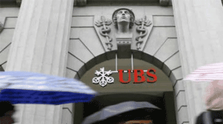 Ex directivos de UBS devuelven bonus por u$s61.000 M