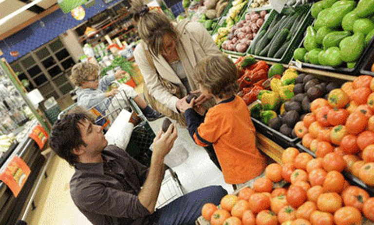 Alimentos peligrosos: afirman que 8 de cada 10 frutas y verduras tienen agrotóxicos
