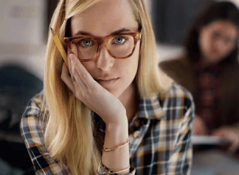 La hija de Melanie Griffith y Don Johnson es la imagen de una marca de anteojos