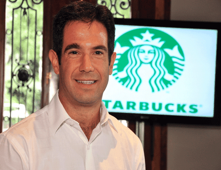 Tras la polémica, Starbucks salió a aclarar el "problema de los vasitos"