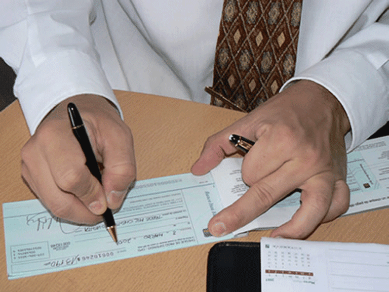 Golpe al bolsillo: los bancos aumentan las comisiones entre un 10 y 15 por ciento