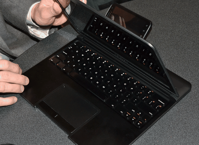 Motorola elimina los accesorios "webtop" para sus teléfonos