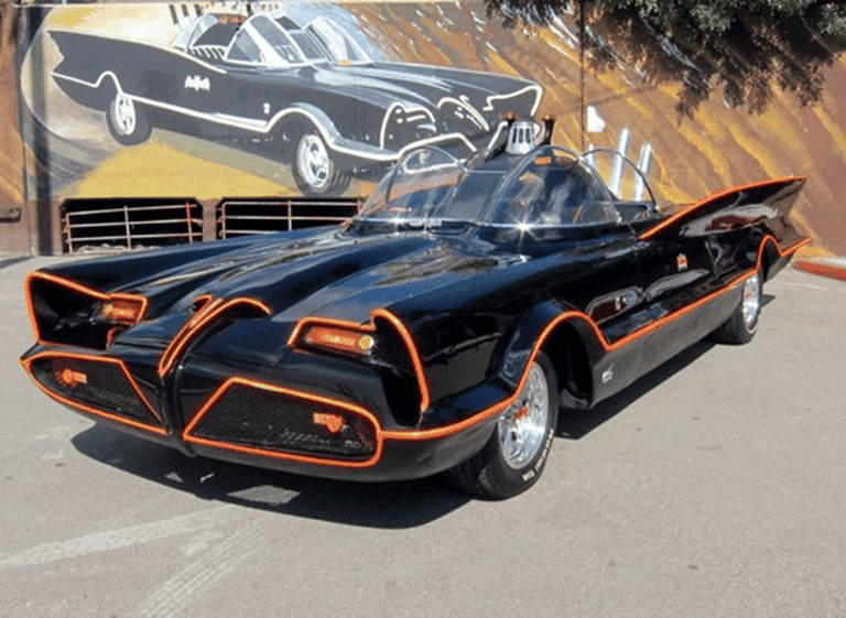 De la pelí­cula a las pistas:el primer "batimóvil" ya está a la venta