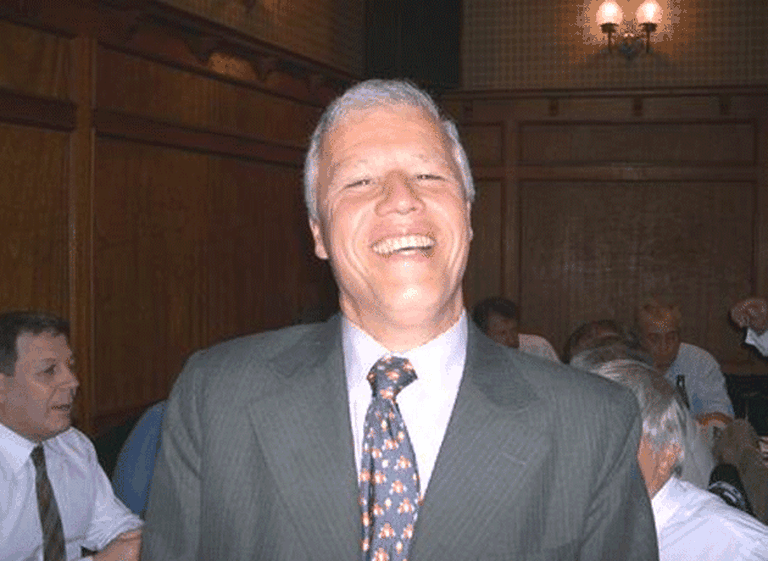 El director ejecutivo de Adecua cobró $5 millones por un acuerdo con entidades bancarias