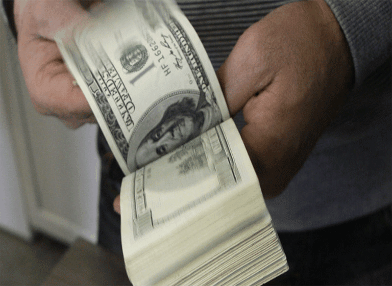 Tras la quietud de pocos dí­as, el dólar blue se despertó de golpe y subió 11 centavos, a $7,81