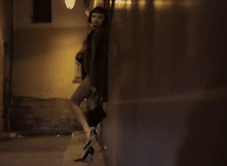 La "prostitución glamorosa" de Louis Vuitton causa gran polémica en Europa