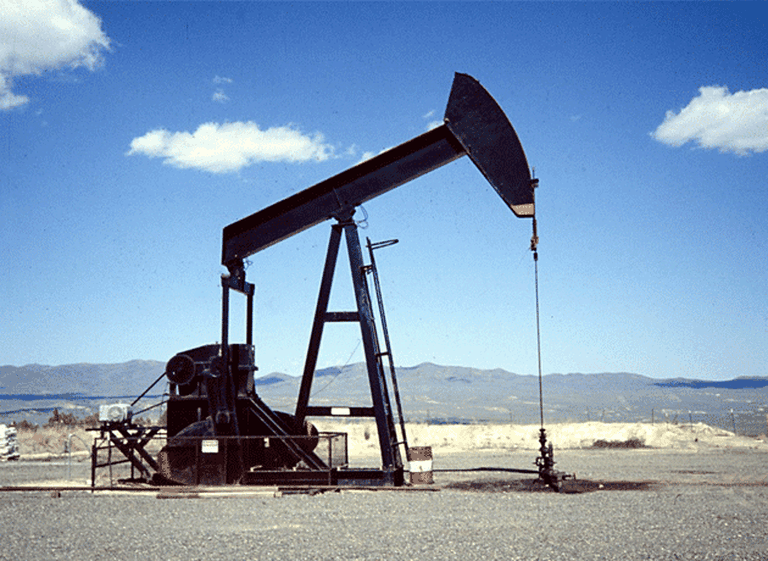 El gobernador de Mendoza confirmó la baja de la licitación de 12 áreas petroleras