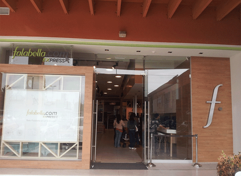Falabella inauguró un local con un original formato fí­sico-digital