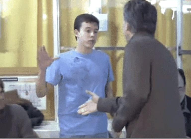 Un fiscal del FpV le esquivó el saludo a Mauricio Macri