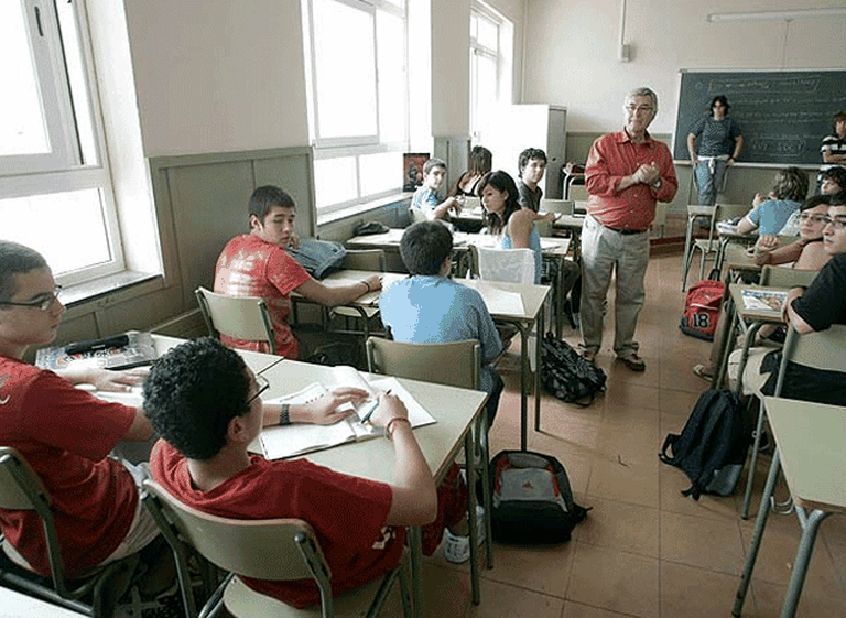 Debaten una ley para que alumnos y padres evalúen a docentes bonaerenses