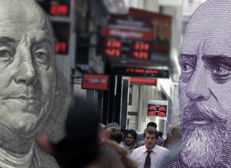 Con un salto de más del 30%, la suba del dólar duplicó el avance del 2012