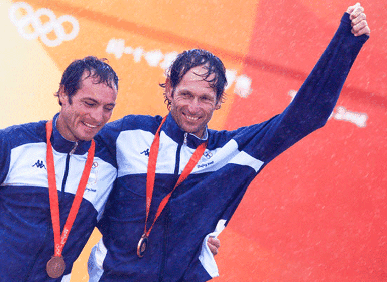 Tras su derrota electoral en Corrientes, "Camau" Espí­nola asume la Secretarí­a de Deportes