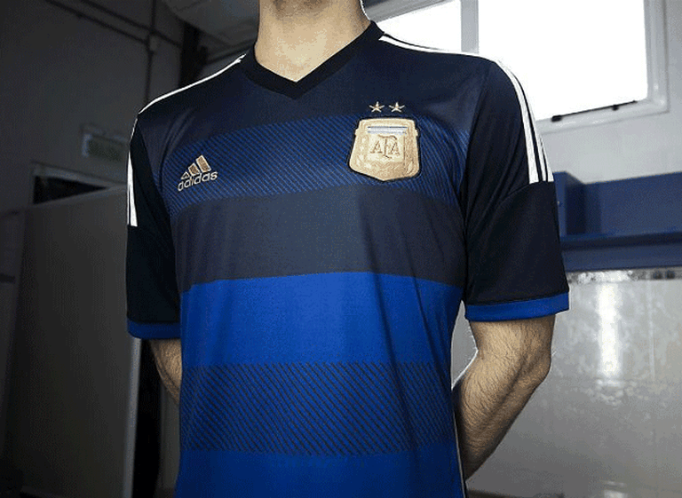 Adidas reveló la camiseta alternativa de la Selección para el Mundial