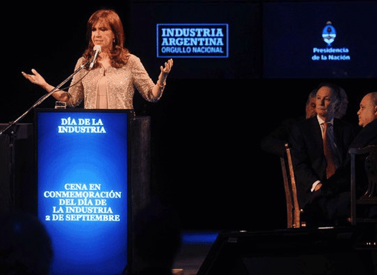 Cristina pidió no boicotear Pro.Cre.Auto y criticó el esquema exportador: "Las casas matrices nos trasladan sus crisis"
