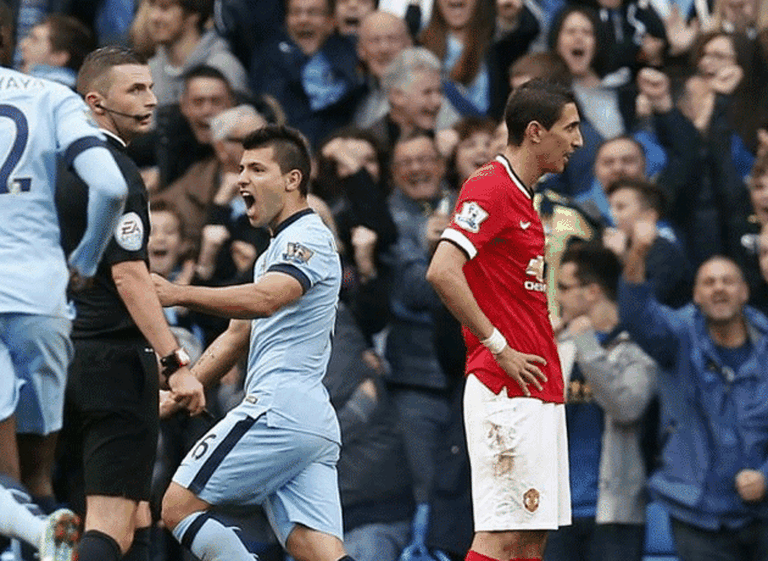 Con un golazo de Agí¼ero, el City ganó el clásico de Manchester ante el United de Rojo y Di Marí­a