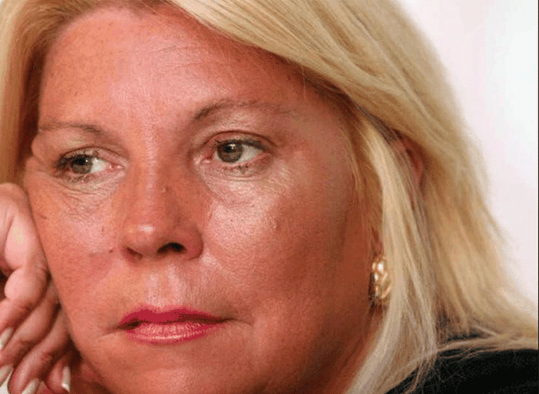 Carrió: "Esto era previsible; no creo en el suicidio"