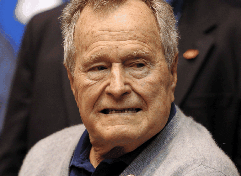 El ex presidente de Estados Unidos, George H. W. Bush, fue hospitalizado