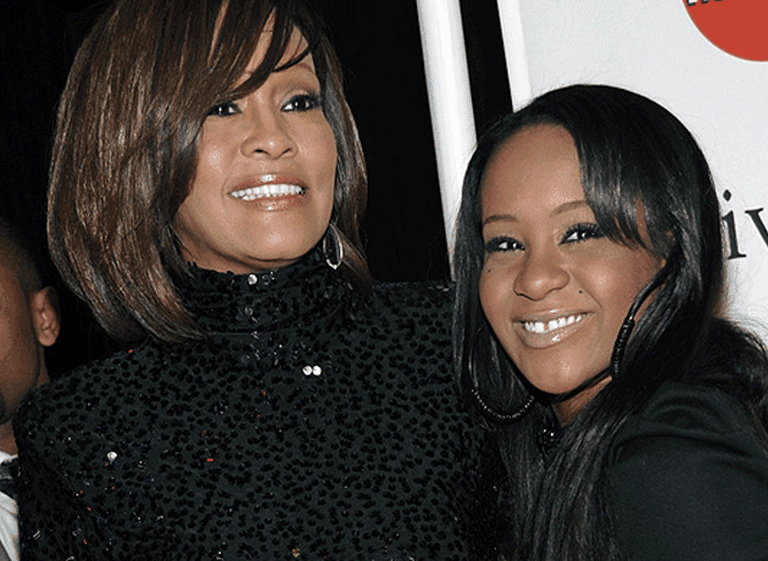Hija de Whitney Houston serí­a desconectada en el tercer aniversario de muerte de su madre