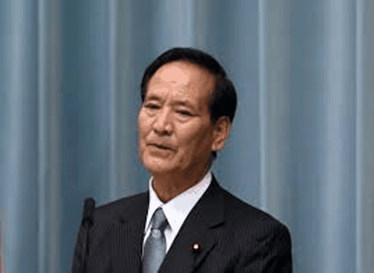 Ministro japonés renuncia tras reconocer que recibió donación de u$s10.000