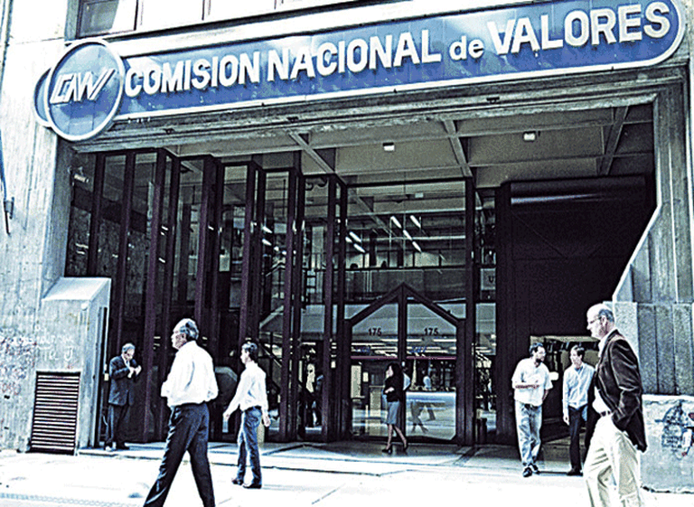 Diez fondos de inversión cerrados esperan para poder salir al mercado