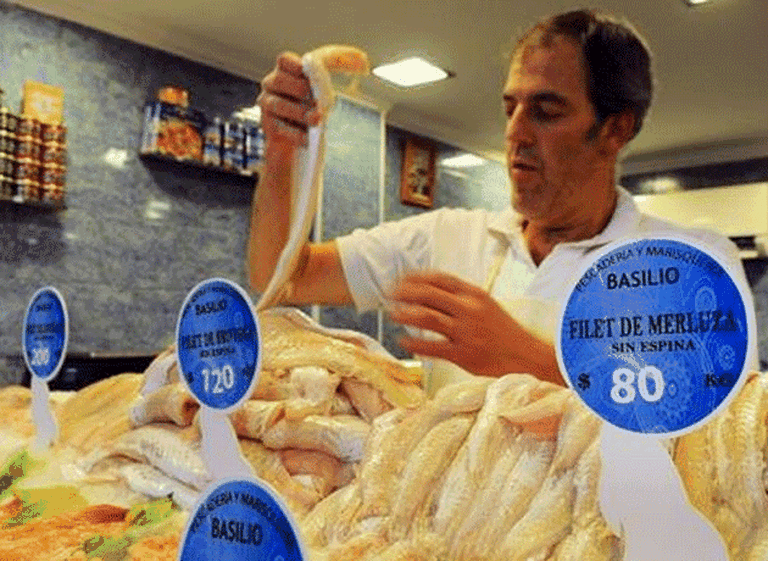Se acerca Semana Santa y la merluza ya está más cara que el asado: cuesta $80 el kilo