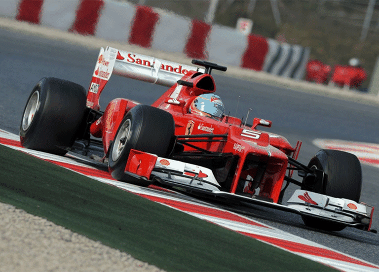 Acciones de Ferrari pierden más del 2% en su debut en la bolsa de Milán