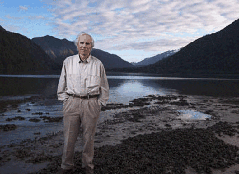 Murió el magnate ecologista Douglas Tompkins tras un accidente de kayak en Chile