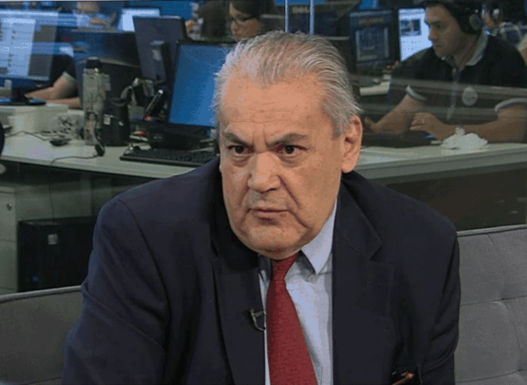 Con fuertes crí­ticas, renunció un periodista de alto rango de ímbito Financiero